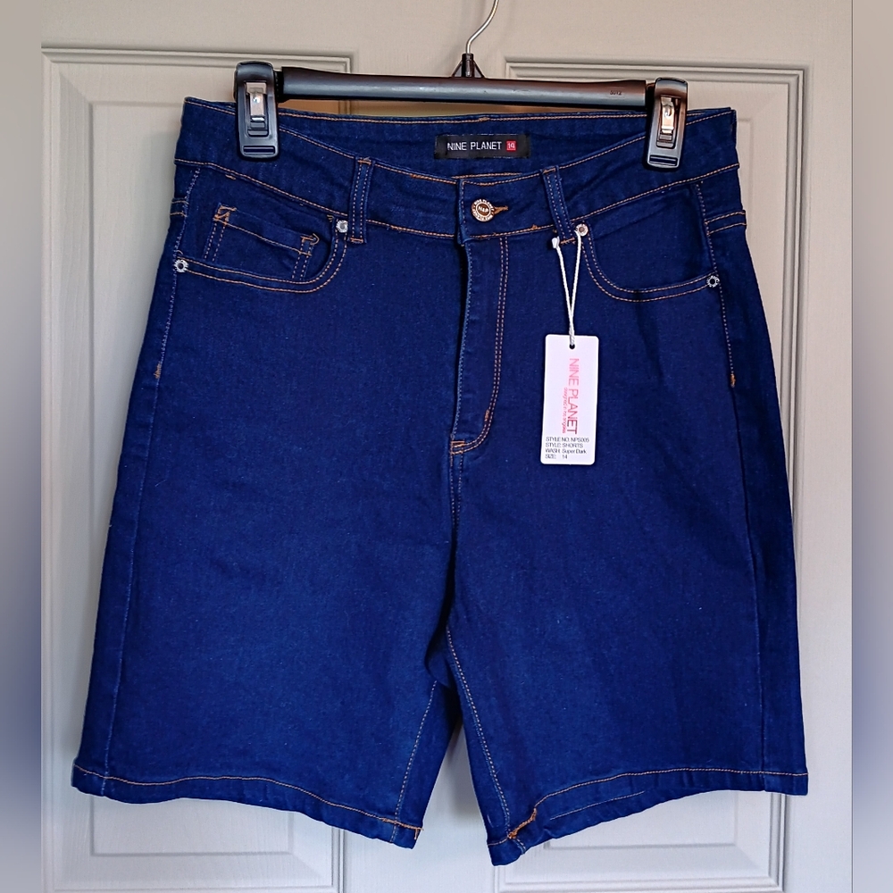 Nine Planet Women's Super Dark Bermuda Shorts - Size 14
